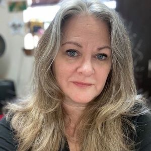 Meet your Posher, Daphyne